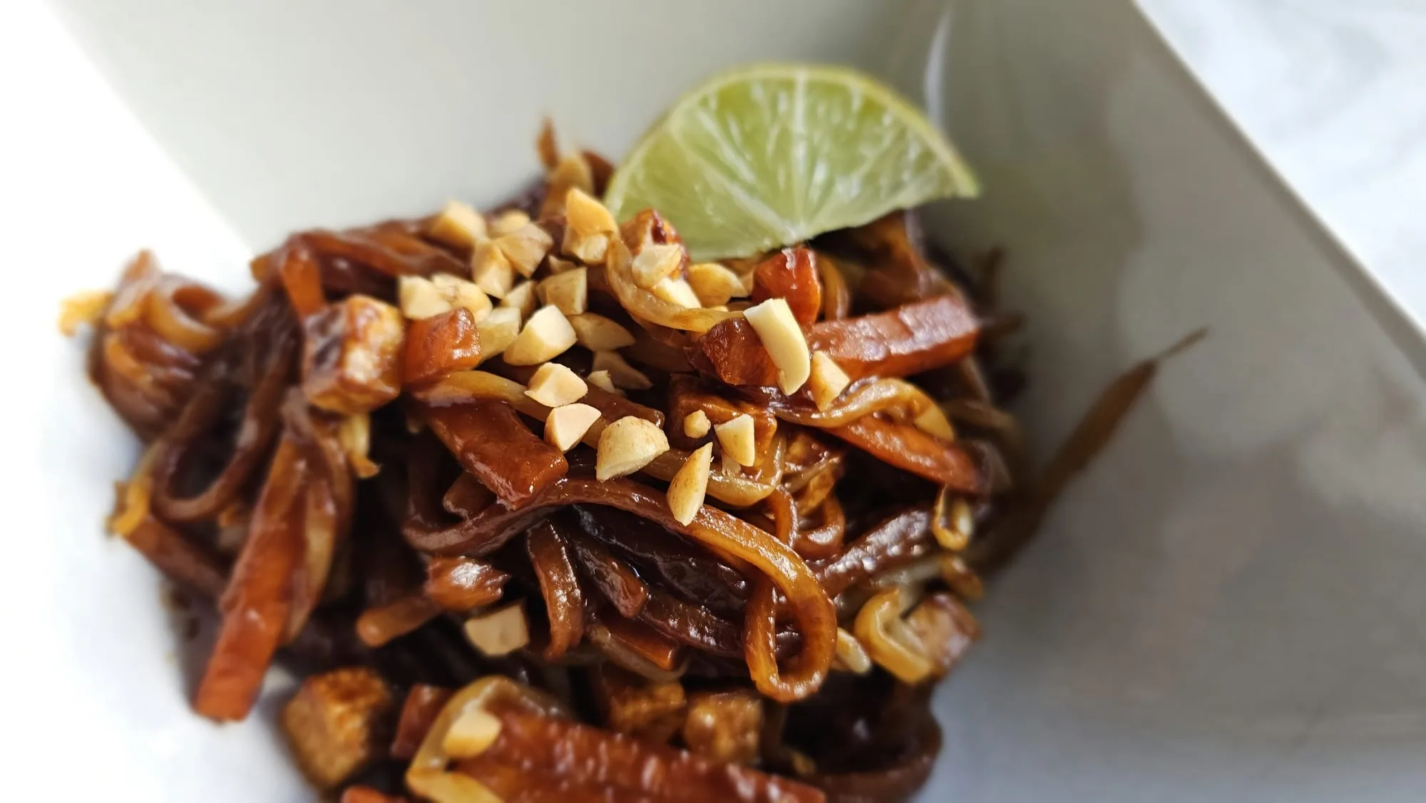 Konečně vegan pad thai bez česneku